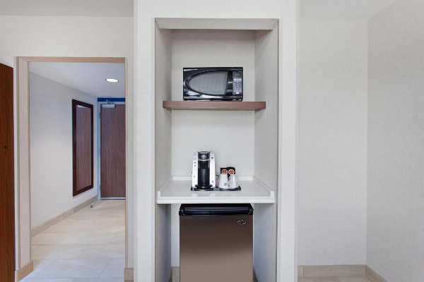 Holiday Inn Express West Los Angeles-Santa Monica, an IHG Hotel Main image